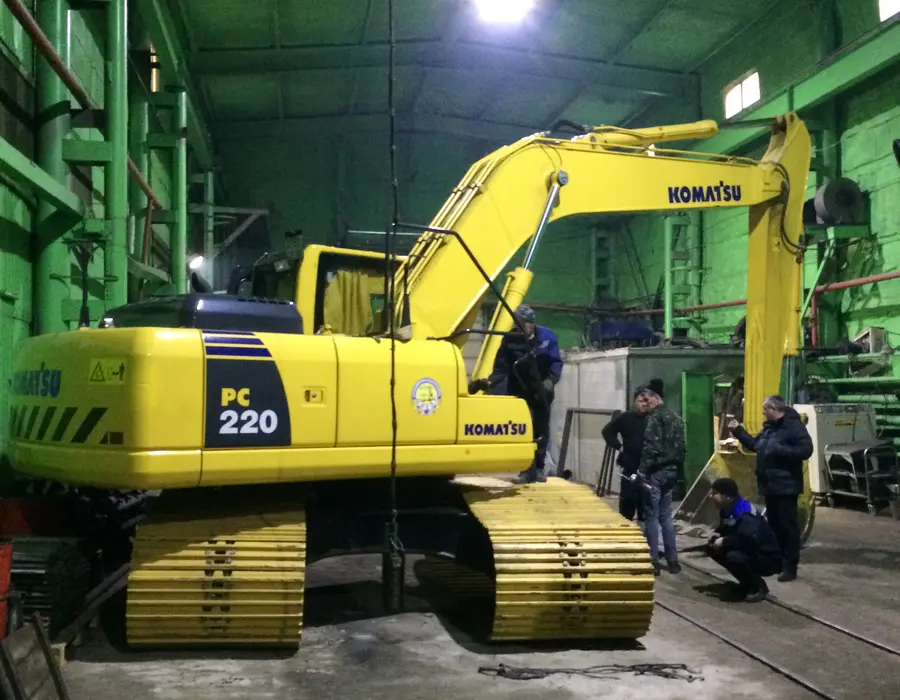 Гусеничный экскаватор Komatsu